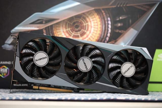 游戏性能飙升，全新座驾R5 7600X+技嘉小雕X670 AORUS ELITE AX评测体验