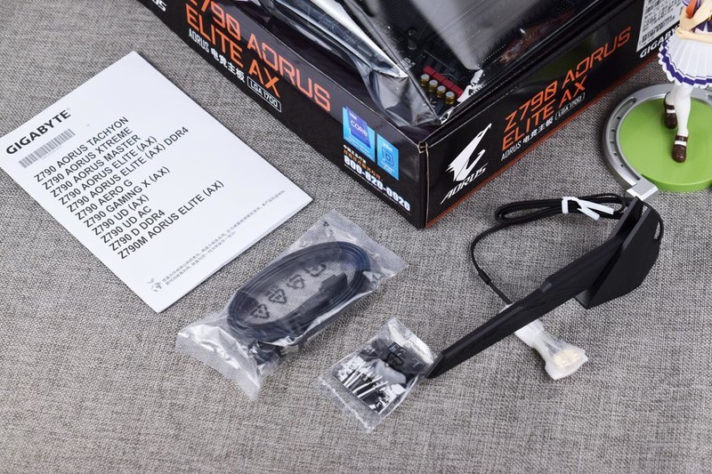 技嘉Z790 AORUS ELITE AX主板开箱拆解评测：玩的就是堆料