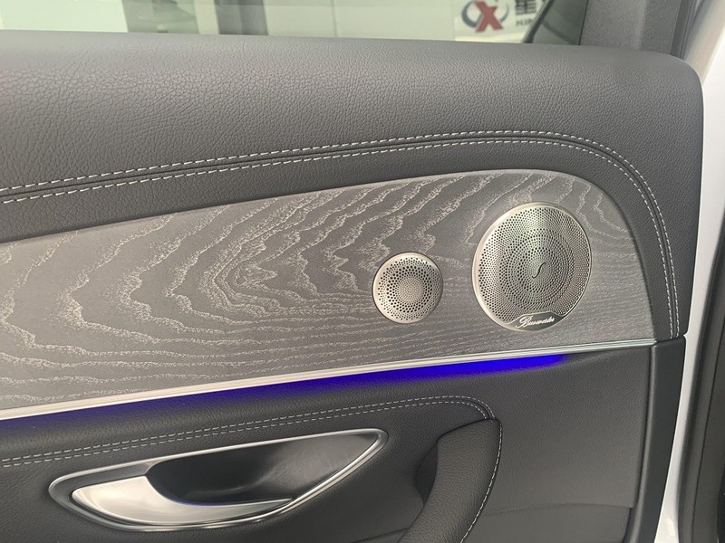 23款奔驰GLE350升级小柏林音响13个扬声器 提升音质