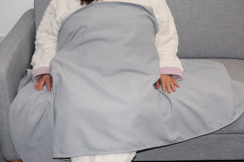 毯子中的变形金刚 酷轻松石墨烯多功能发热披肩盖毯