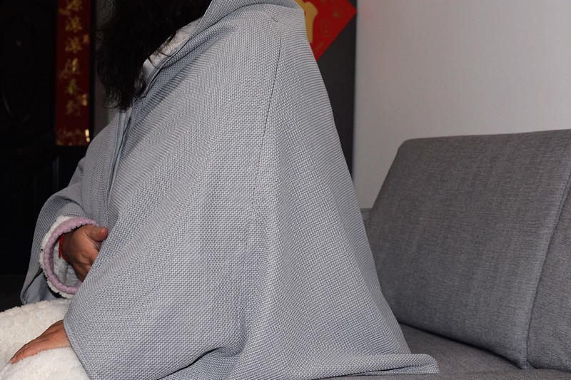 毯子中的变形金刚 酷轻松石墨烯多功能发热披肩盖毯