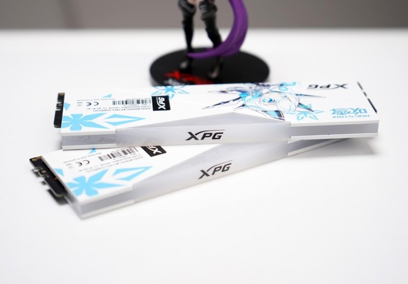 Z690吹雪主板颜值搭档：XPG龙耀DDR5吹雪联名内存评测