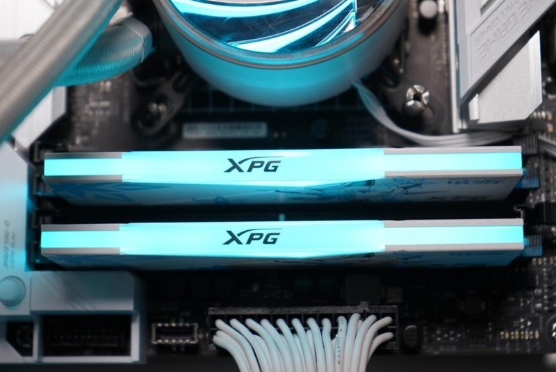 Z690吹雪主板颜值搭档：XPG龙耀DDR5吹雪联名内存评测