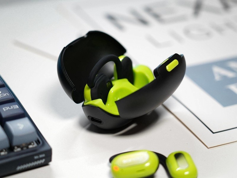 见过sanag的90°悬浮定位新概念气传导耳机吗？看看上手表现如何