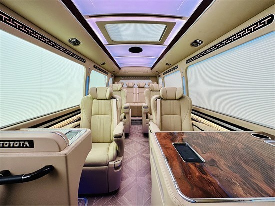 丰田考斯特商务车 考斯特12座内饰配置