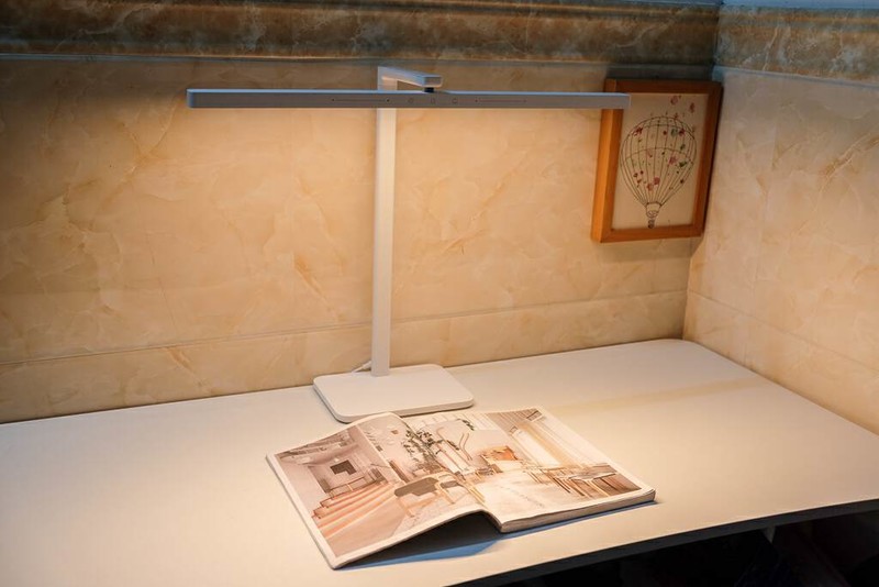 满满一桌子好光，守护视力健康，从米家台灯2开始