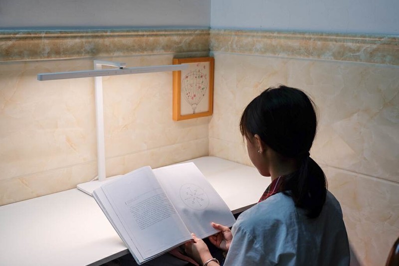 满满一桌子好光，守护视力健康，从米家台灯2开始