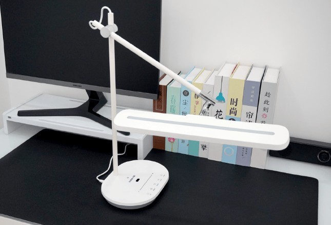 台灯护眼是真的吗？台灯怎么选对眼睛好？谈谈我两个月的使用感受