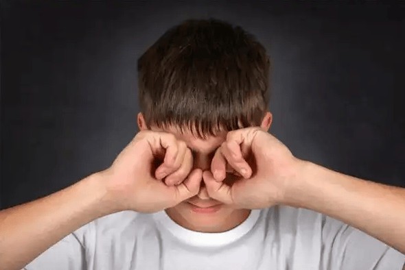 护眼台灯对预防儿童近视有帮助吗？劣质台灯毁眼不只是传言！