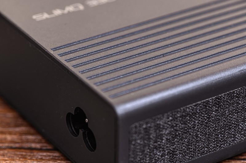 商拍、出差、桌面好帮手，游戏本手机平板全照顾，SlimQ F330氮化镓充电器