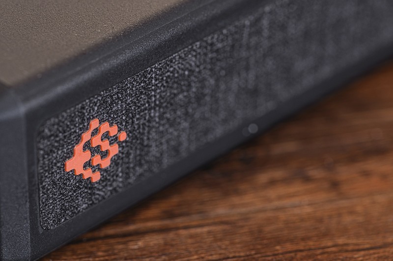 商拍、出差、桌面好帮手，游戏本手机平板全照顾，SlimQ F330氮化镓充电器