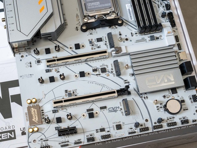 一键超频，游戏更省心，七彩虹CVN X870 ARK FROZEN方舟主板评测