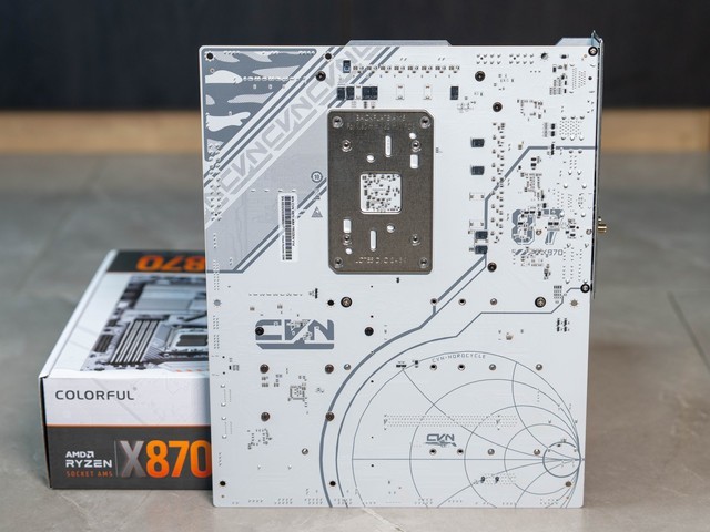 一键超频，游戏更省心，七彩虹CVN X870 ARK FROZEN方舟主板评测