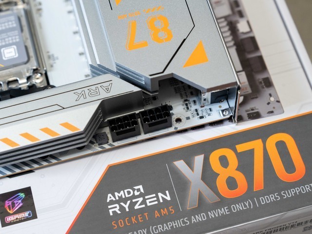 一键超频，游戏更省心，七彩虹CVN X870 ARK FROZEN方舟主板评测