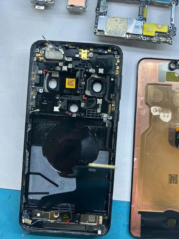 拆解安卓手机的微观世界从精密螺丝到主板芯片的拆解全流程西安工作室品茶探秘