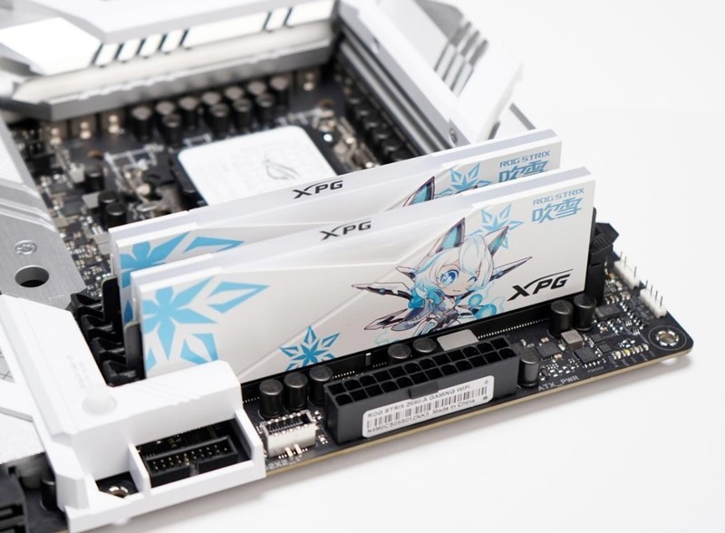 Z690吹雪主板颜值搭档：XPG龙耀DDR5吹雪联名内存评测