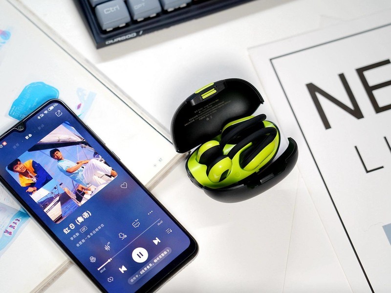 见过sanag的90°悬浮定位新概念气传导耳机吗？看看上手表现如何