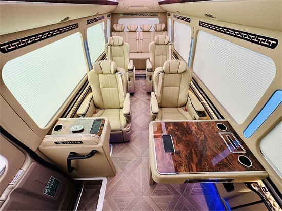 丰田考斯特商务车 考斯特12座内饰配置