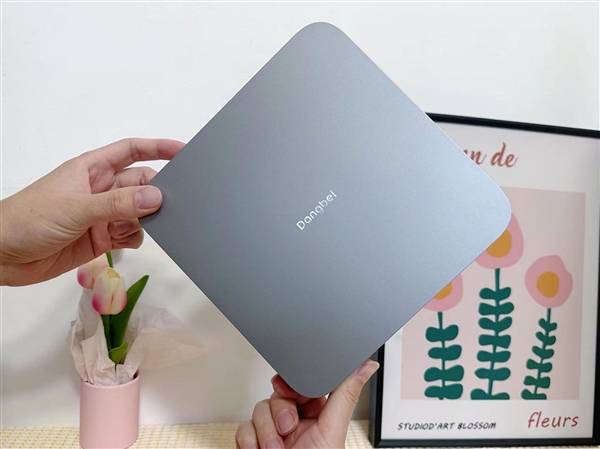 女神节送女友什么礼物好?这五款精选好物让她感动不已!