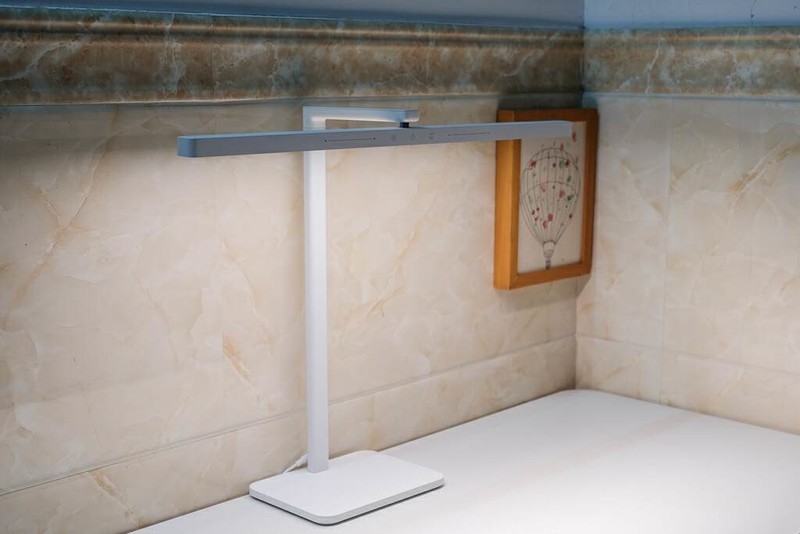 满满一桌子好光，守护视力健康，从米家台灯2开始