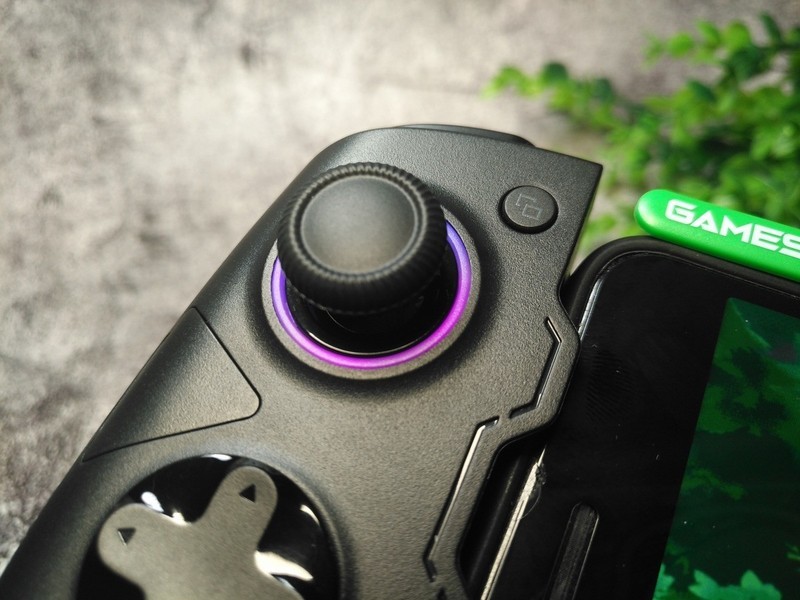 盖世小鸡X4幻蝶游戏手柄：让手机秒变掌机，随时畅玩手游