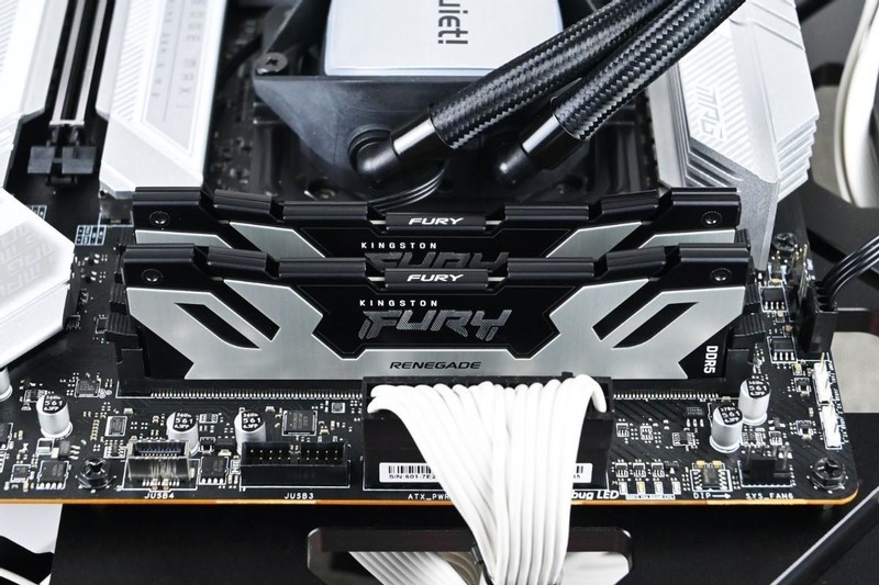 金士顿叛逆者DDR5 6400 48G内存套装开箱试玩：超频体质优秀+大容量