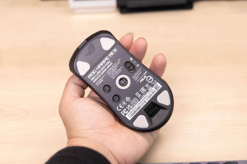 操作不好装备凑 ，舒适易用，ROG龙鳞ACE X AimLab合作版