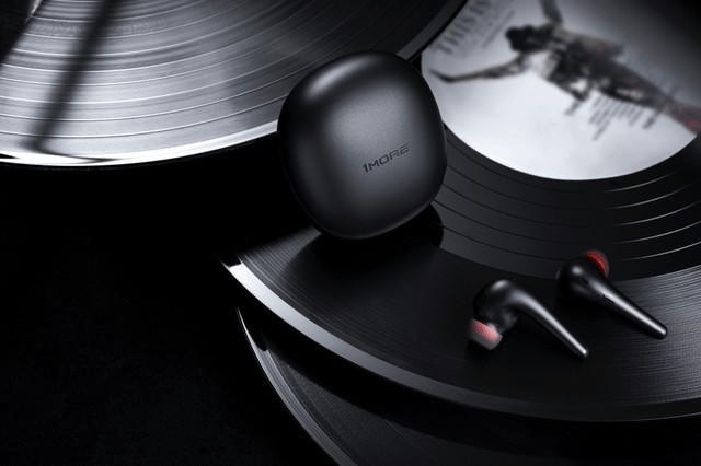 蓝牙耳机哪个品牌质量最好最耐用？蓝牙耳机排行榜前十名分享！