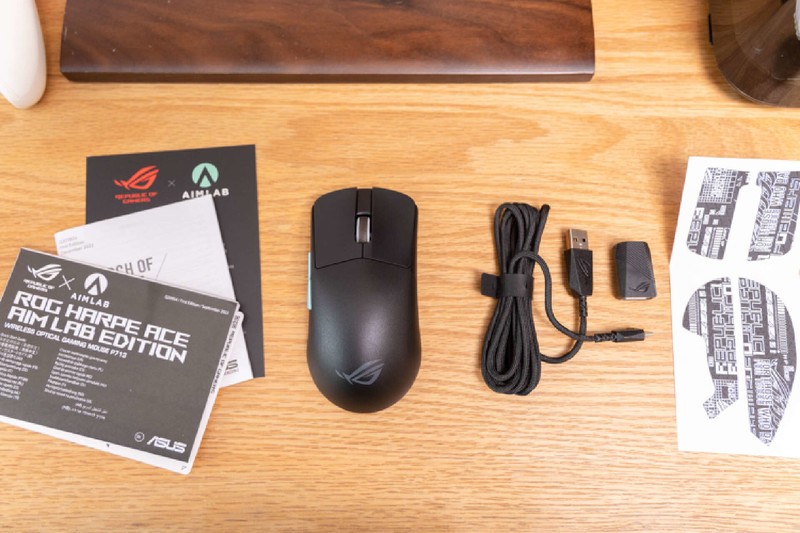 操作不好装备凑 ，舒适易用，ROG龙鳞ACE X AimLab合作版