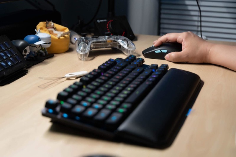 操作不好装备凑 ，舒适易用，ROG龙鳞ACE X AimLab合作版