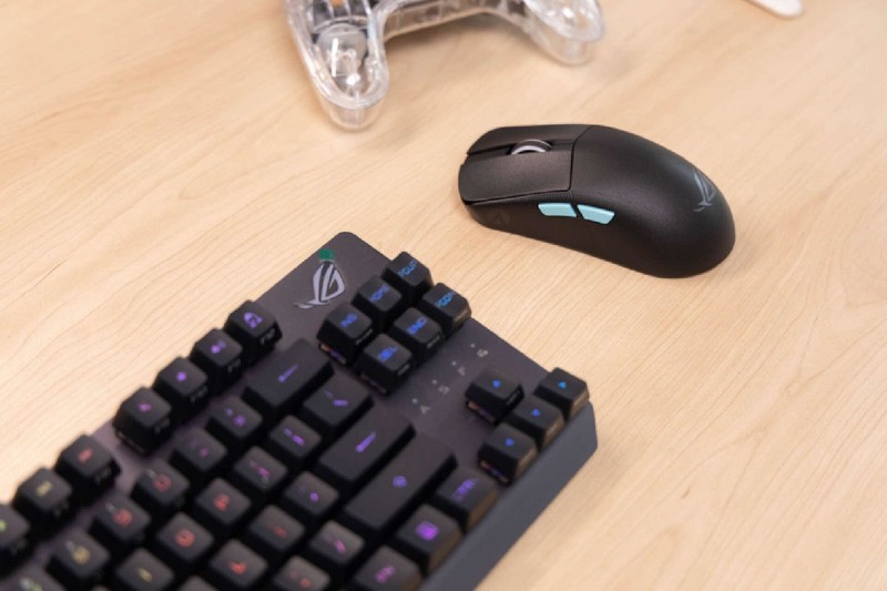 操作不好装备凑 ，舒适易用，ROG龙鳞ACE X AimLab合作版