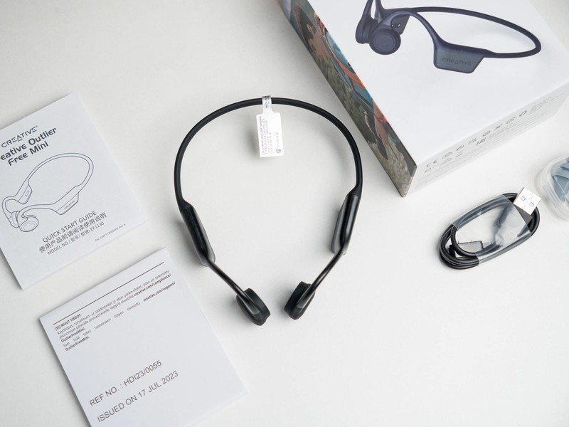 贴合舒适不入耳，创新科技 Outlier Free Mini 骨传导耳机