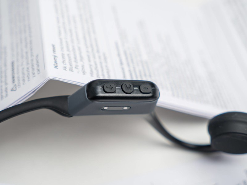 贴合舒适不入耳，创新科技 Outlier Free Mini 骨传导耳机