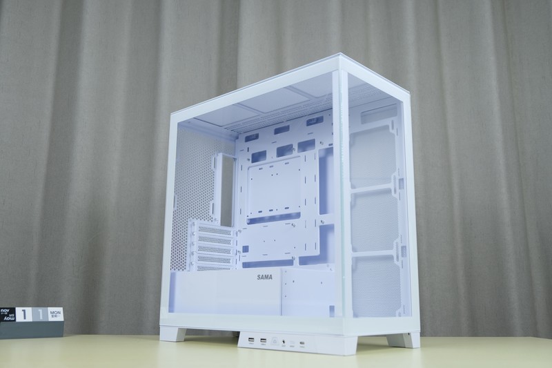 海景房天花板？展示硬件的绝佳橱窗：先马 新镜界 270°全透白色海景房机箱 上机体验