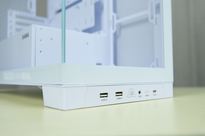 海景房天花板？展示硬件的绝佳橱窗：先马 新镜界 270°全透白色海景房机箱 上机体验