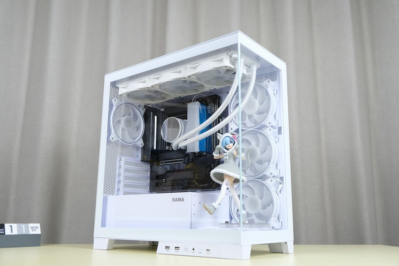 海景房天花板？展示硬件的绝佳橱窗：先马 新镜界 270°全透白色海景房机箱 上机体验