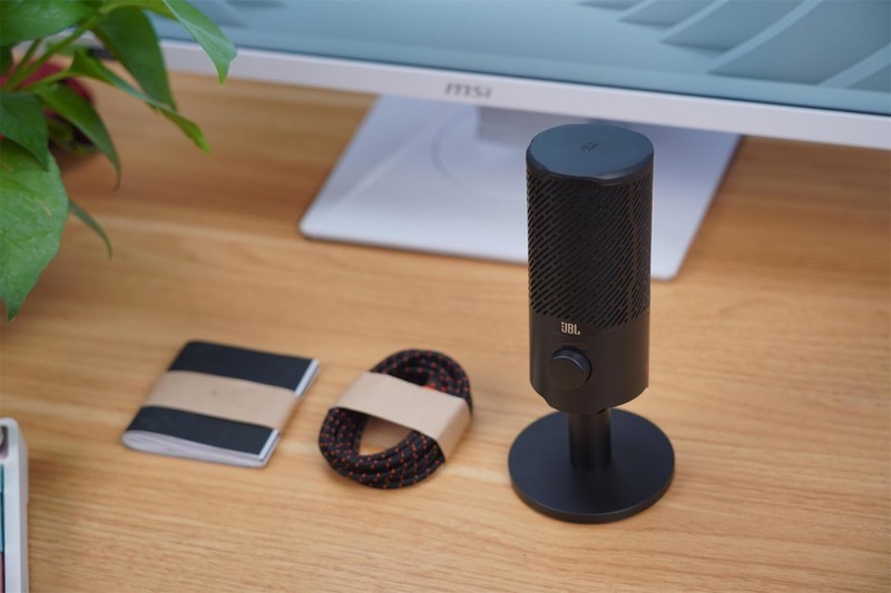 生产力工具，收音利器，JBL Quantum Stream电容麦克风堪比专业级！