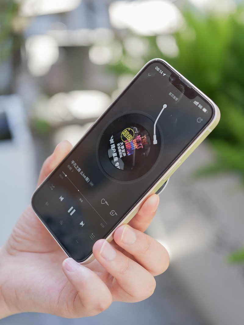 红魔新品磁吸音箱，赛博朋克音乐体验