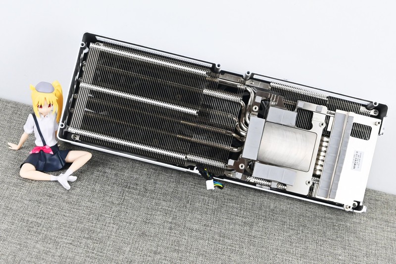 影驰RTX4070Ti SUPER金属大师OC开箱试玩：不将就的硬朗风格