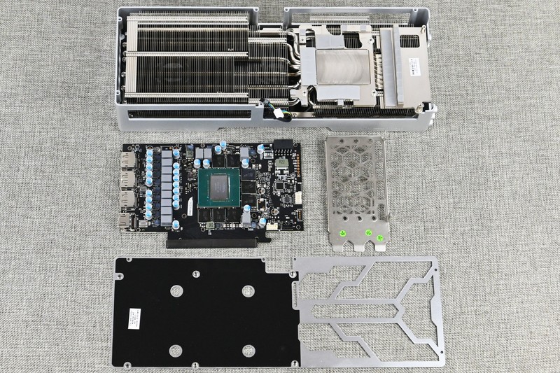 影驰RTX4070Ti SUPER金属大师OC开箱试玩：不将就的硬朗风格
