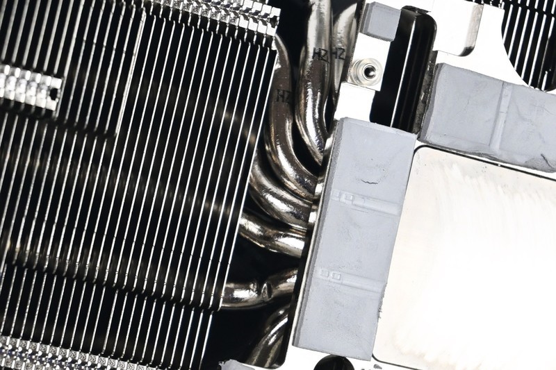 影驰RTX4070Ti SUPER金属大师OC开箱试玩：不将就的硬朗风格