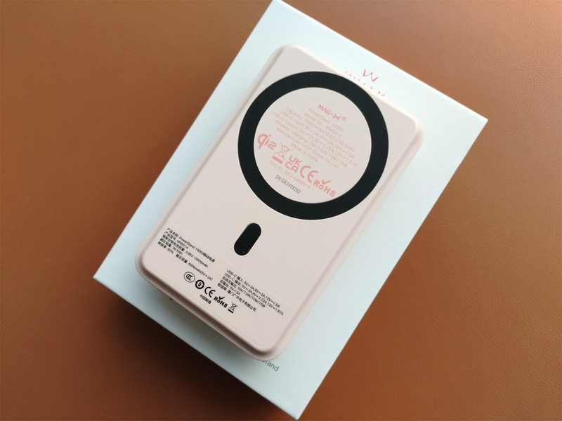 #iWALK# 可爱随行，很实用的iWALK爱沃可Qi2磁吸无线支架充电宝