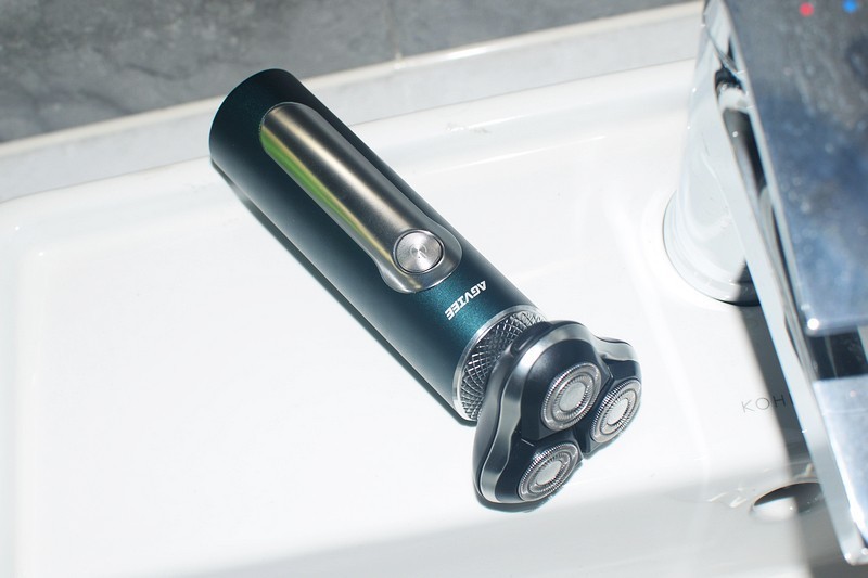 千元级发烧性能+净剃黑科技，打造0残留剃须体验，未野MAX剃须刀