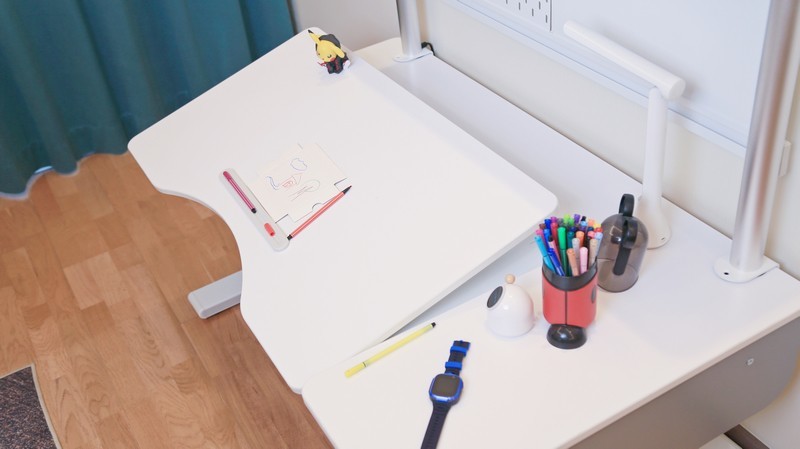 陪伴孩子健康成长 酷可立智能电动升降学习桌