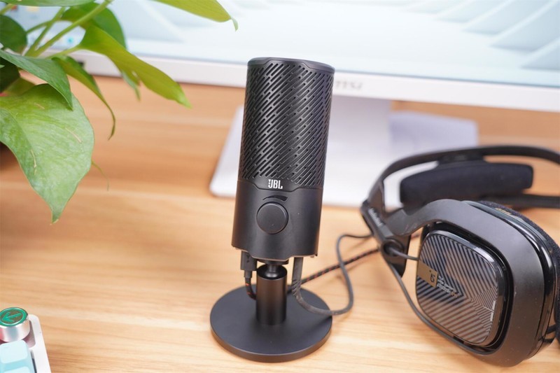 生产力工具，收音利器，JBL Quantum Stream电容麦克风堪比专业级！