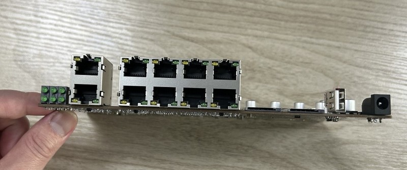 2+8口千兆5G4G路由器，高性能ARM架构1.3GHz主频内置M2和PCIE接口