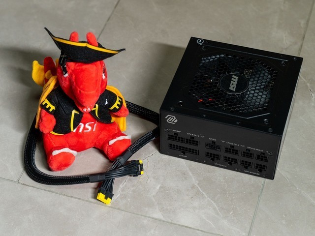 毕业级FPS小钢炮，泰坦军团P25M2S显示器晒单