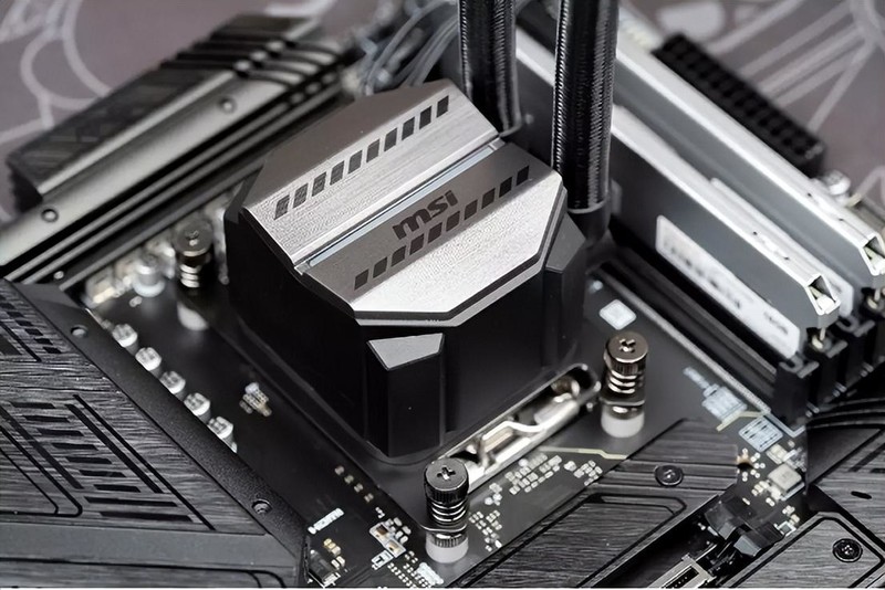 遇事不决迫击炮，价格卷到没朋友，微星迫击炮 M360 水冷散热器评测