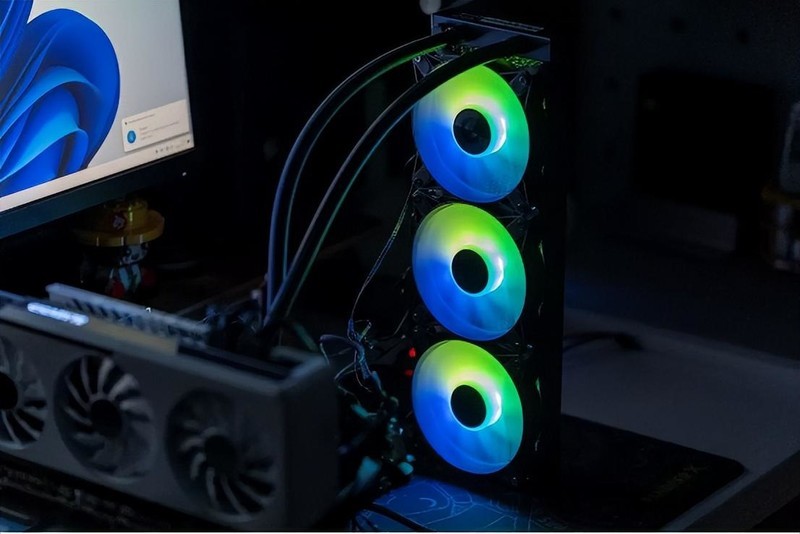 遇事不决迫击炮，价格卷到没朋友，微星迫击炮 M360 水冷散热器评测