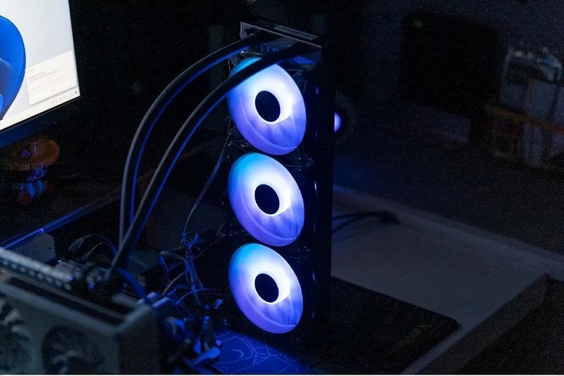 遇事不决迫击炮，价格卷到没朋友，微星迫击炮 M360 水冷散热器评测